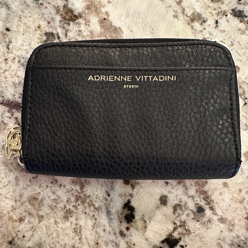 Adrienne Vittadini wallet
